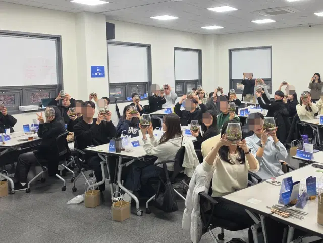 유리 속 작은 정원 테라리움