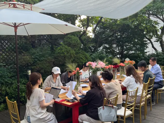 꽃 한송이로 마음에 쉼표를